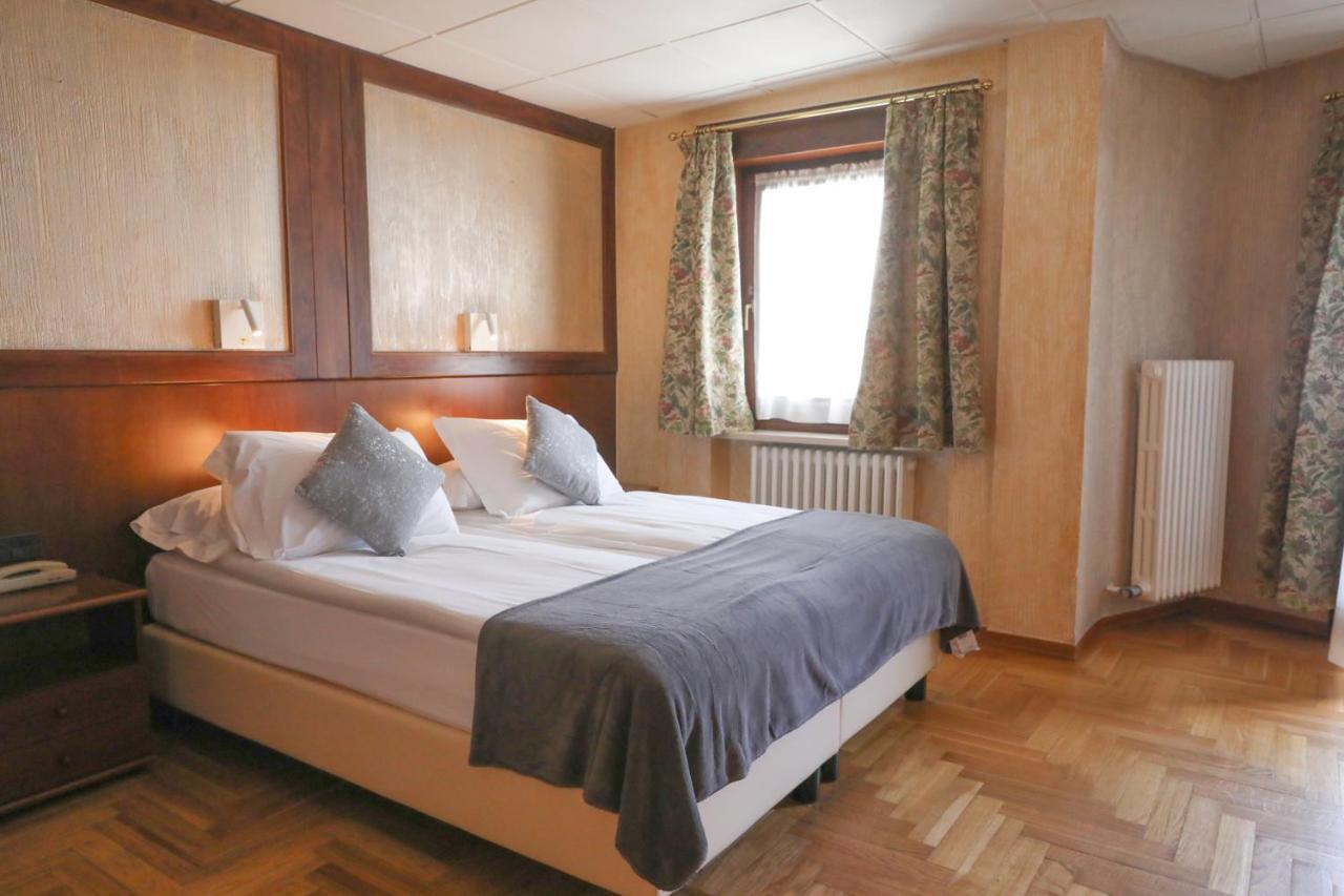 Hotel Sporting Бройл-Червиня Екстериор снимка