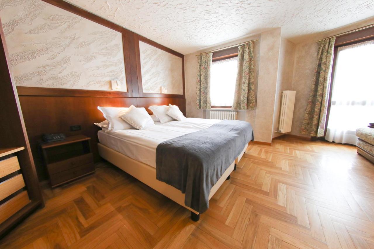 Hotel Sporting Бройл-Червиня Екстериор снимка