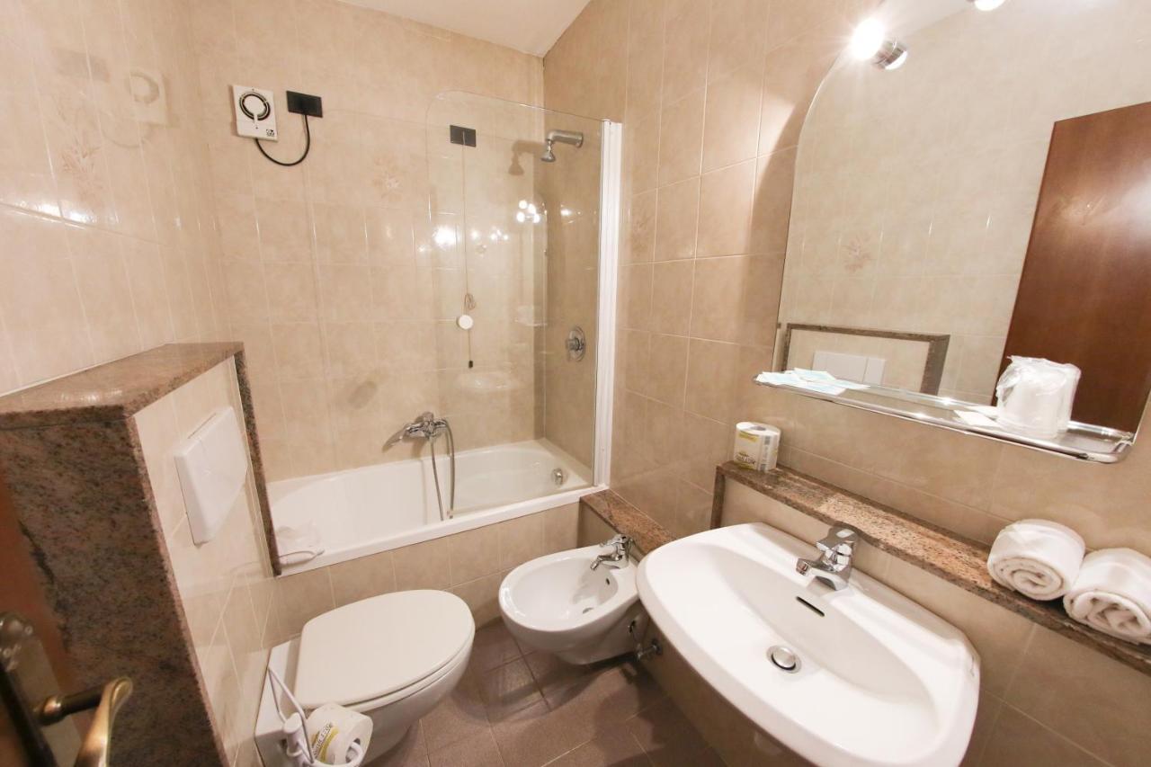 Hotel Sporting Бройл-Червиня Екстериор снимка