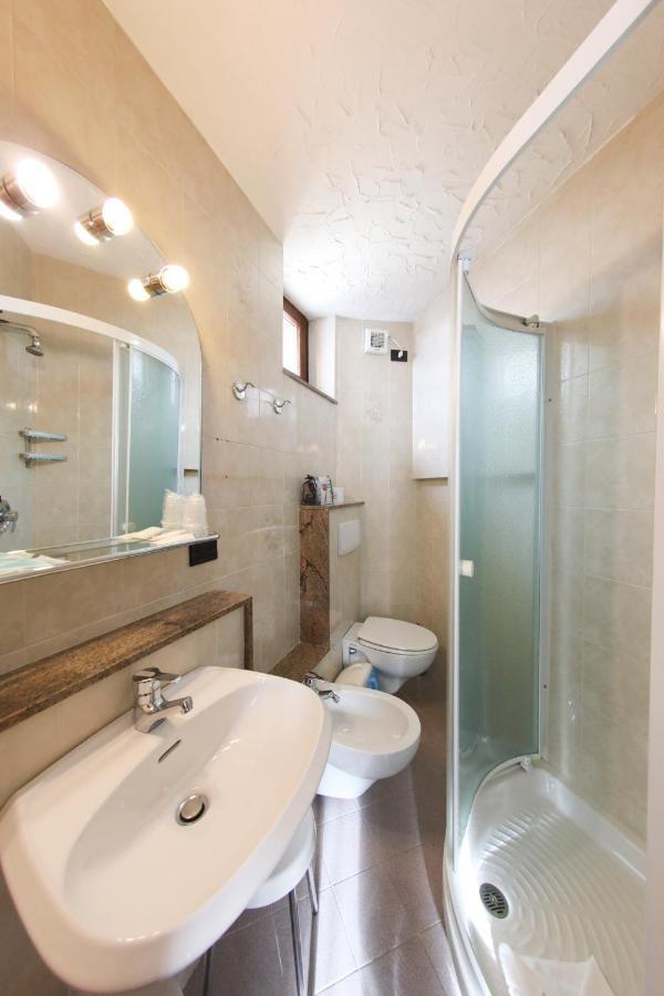 Hotel Sporting Бройл-Червиня Екстериор снимка