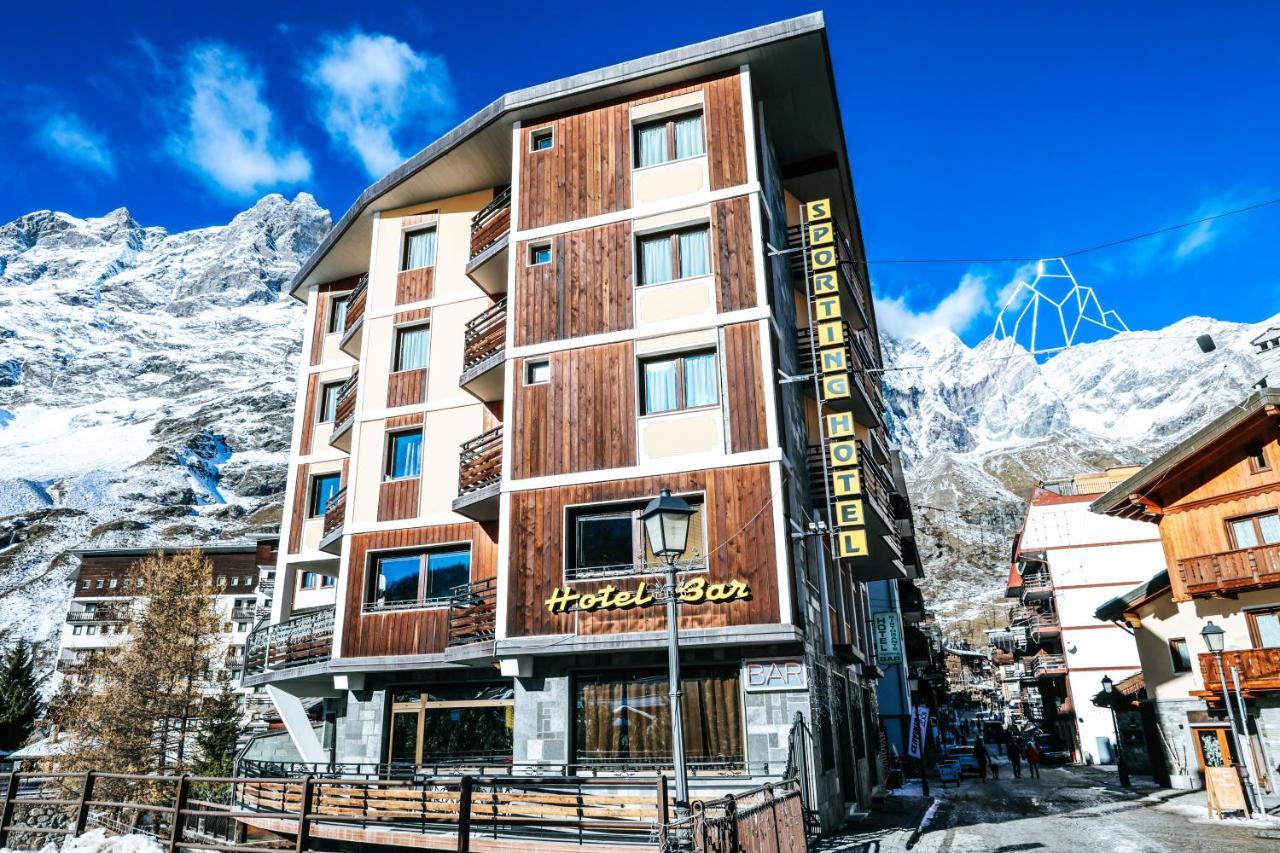 Hotel Sporting Бройл-Червиня Екстериор снимка