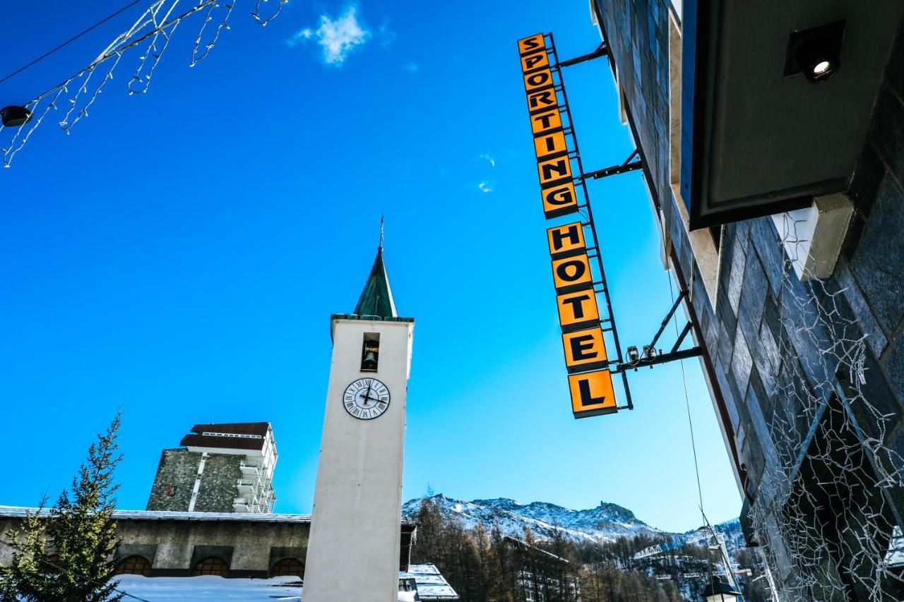 Hotel Sporting Бройл-Червиня Екстериор снимка