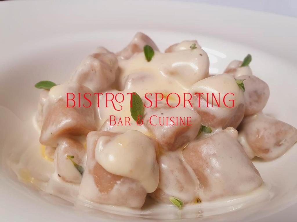 Hotel Sporting Бройл-Червиня Екстериор снимка