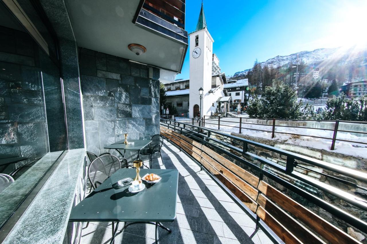 Hotel Sporting Бройл-Червиня Екстериор снимка
